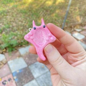 Pink Manta Ray Textured Worry Stone